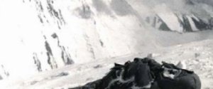 Muntele Everest e PLIN DE CADAVRE Muntele Everest e PLIN DE CADAVRE